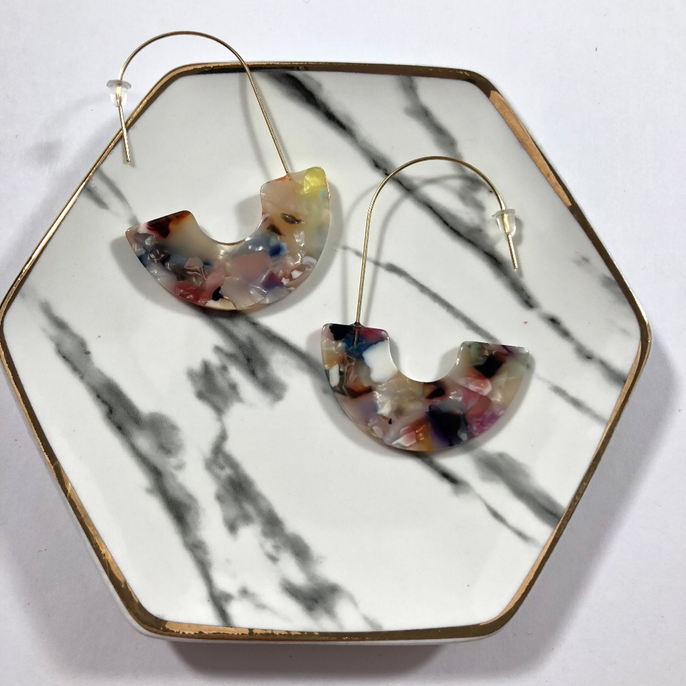 Rainbow Pearl Tortoise Shell Acrylic Drop Earring - Picture 4 of 4